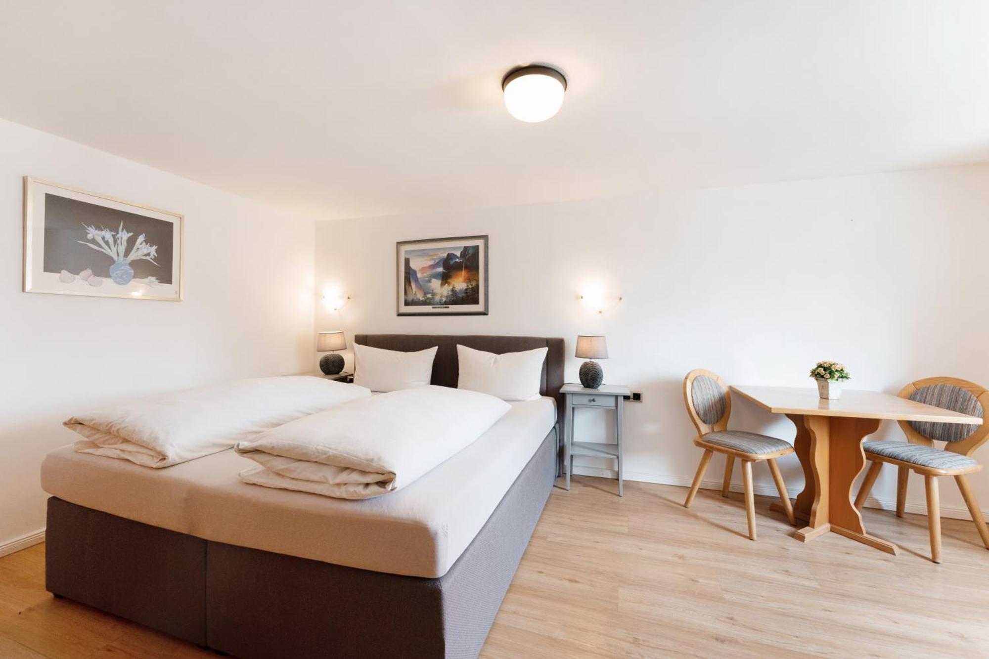 Hotel Garni "Zum Engel" Oberguenzburg Dış mekan fotoğraf