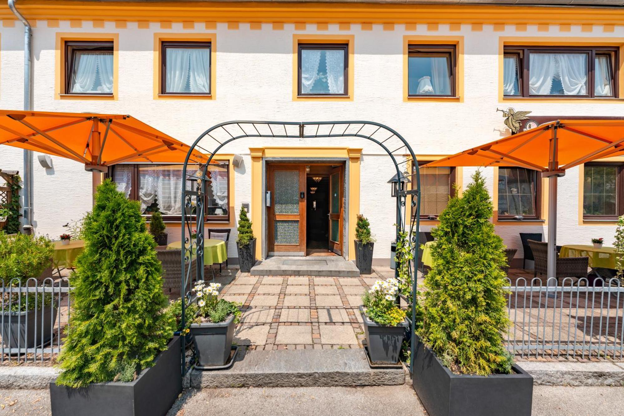 Hotel Garni "Zum Engel" Oberguenzburg Dış mekan fotoğraf